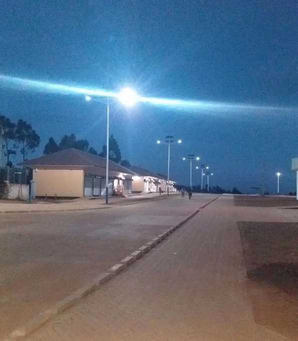 梅州市非洲科特迪瓦太阳能路灯工程